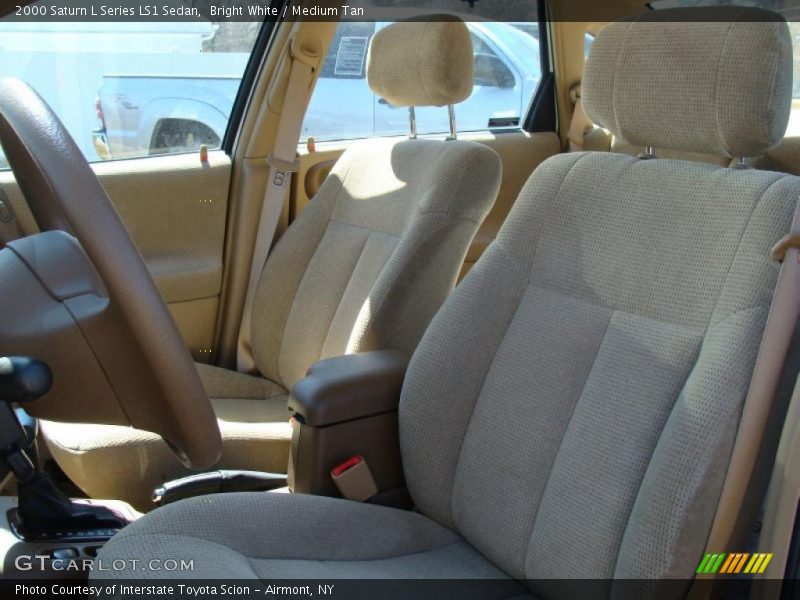 Bright White / Medium Tan 2000 Saturn L Series LS1 Sedan