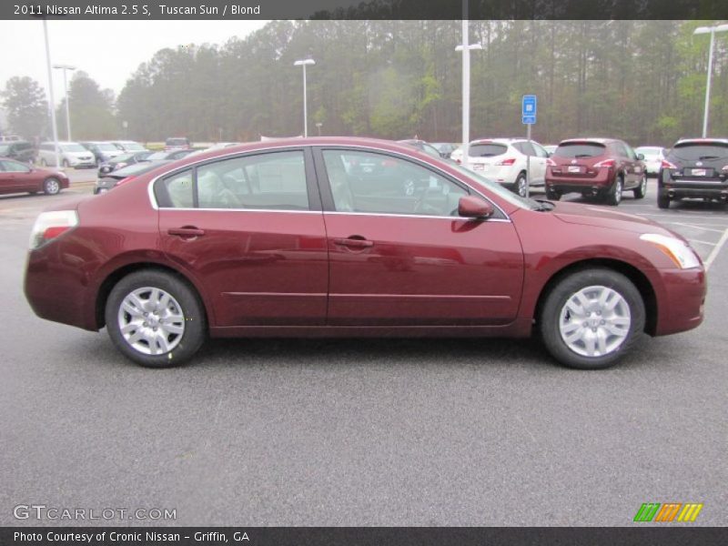Tuscan Sun / Blond 2011 Nissan Altima 2.5 S