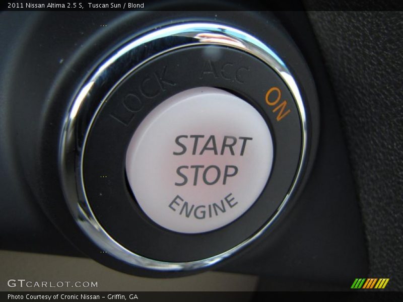 Tuscan Sun / Blond 2011 Nissan Altima 2.5 S