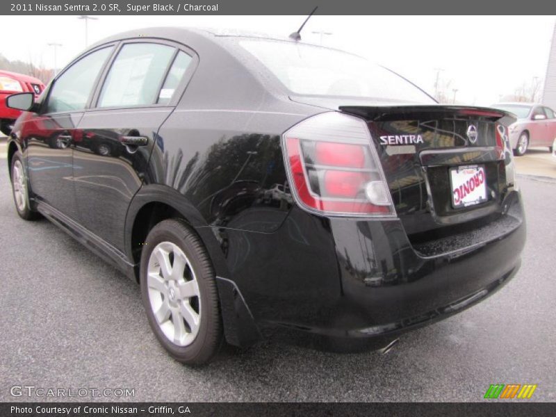 Super Black / Charcoal 2011 Nissan Sentra 2.0 SR