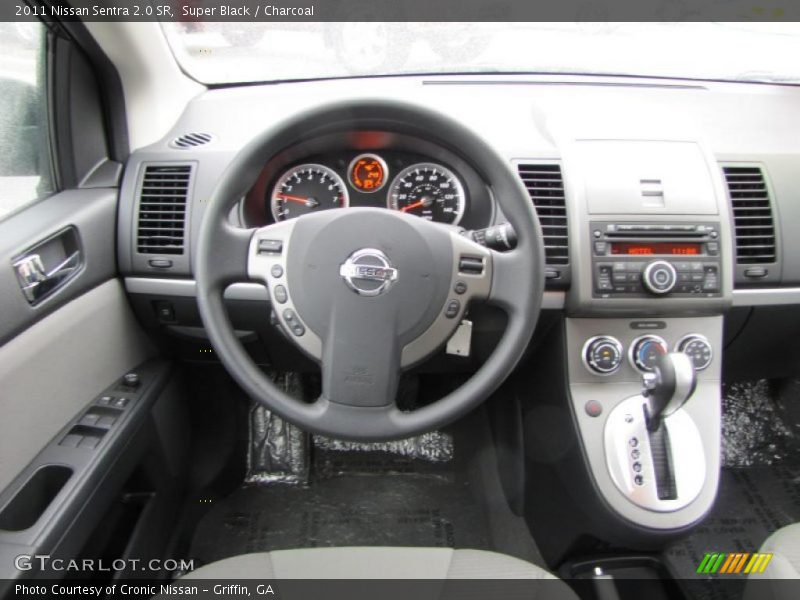 Super Black / Charcoal 2011 Nissan Sentra 2.0 SR
