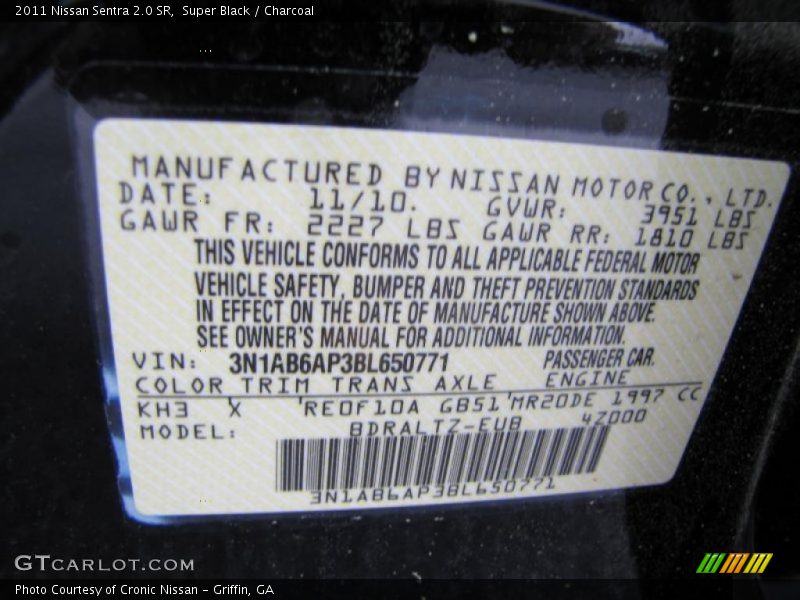 Super Black / Charcoal 2011 Nissan Sentra 2.0 SR