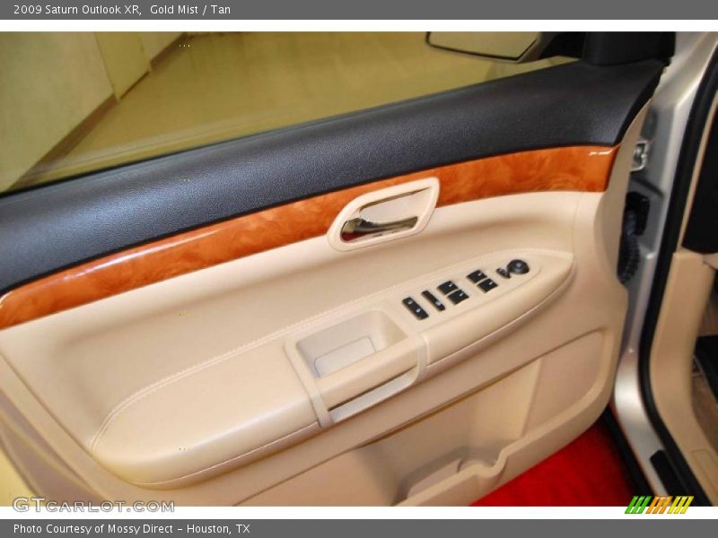 Gold Mist / Tan 2009 Saturn Outlook XR