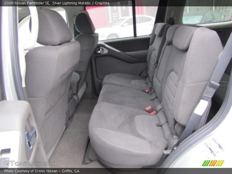 2006 Pathfinder SE Graphite Interior