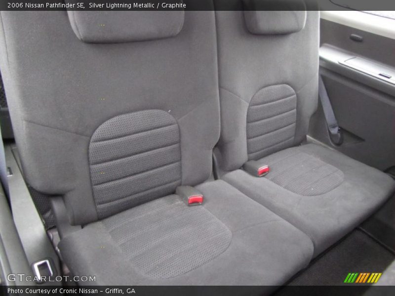  2006 Pathfinder SE Graphite Interior