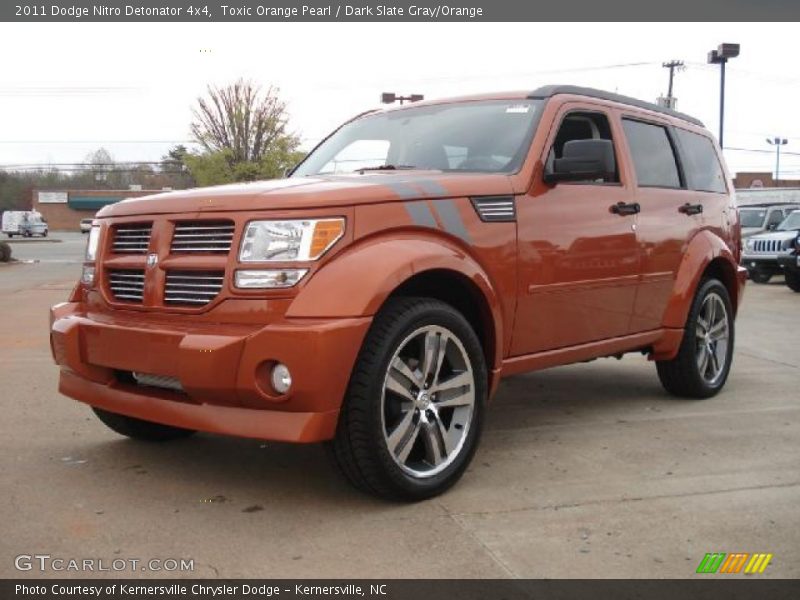 Front 3/4 View of 2011 Nitro Detonator 4x4