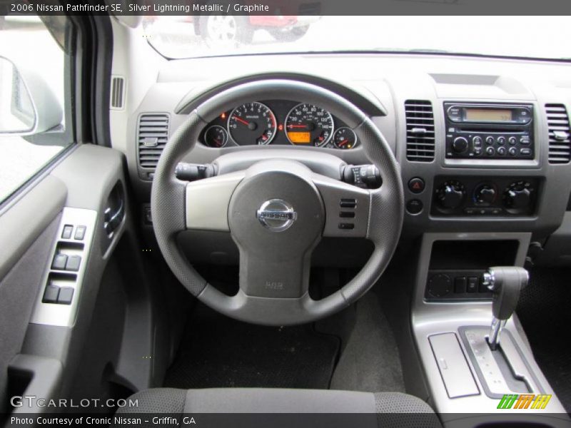 Silver Lightning Metallic / Graphite 2006 Nissan Pathfinder SE