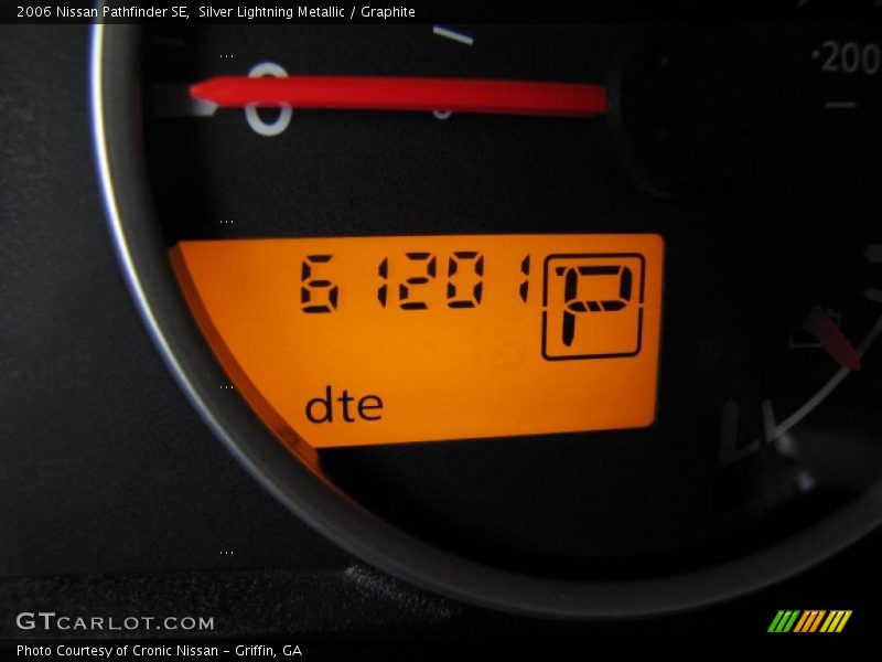 Silver Lightning Metallic / Graphite 2006 Nissan Pathfinder SE