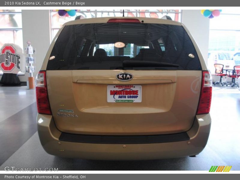 Cashmere Beige / Beige 2010 Kia Sedona LX