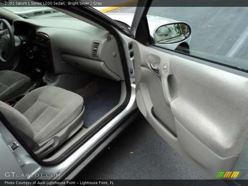 Bright Silver / Gray 2001 Saturn L Series L200 Sedan