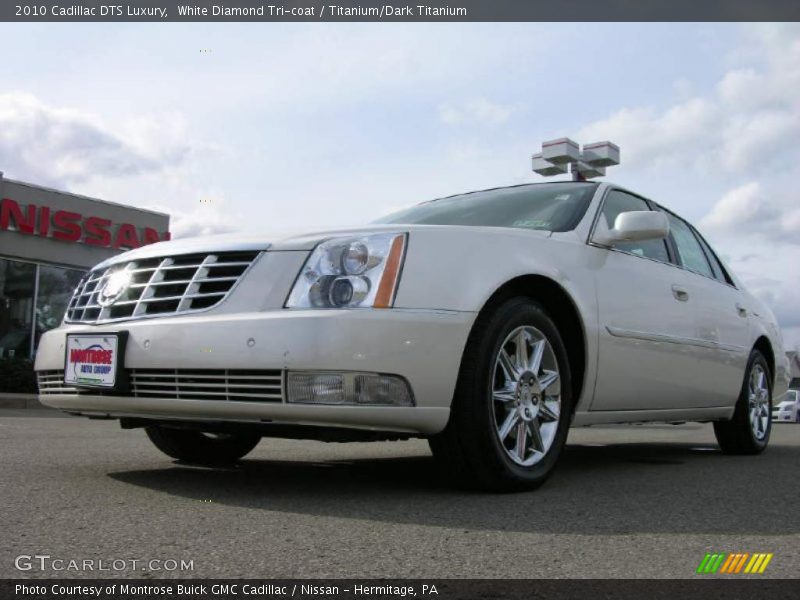 White Diamond Tri-coat / Titanium/Dark Titanium 2010 Cadillac DTS Luxury