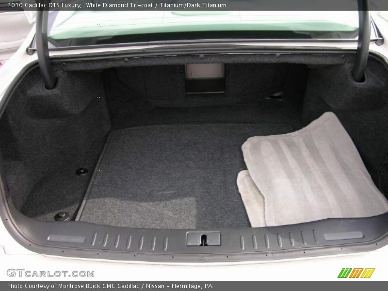 White Diamond Tri-coat / Titanium/Dark Titanium 2010 Cadillac DTS Luxury