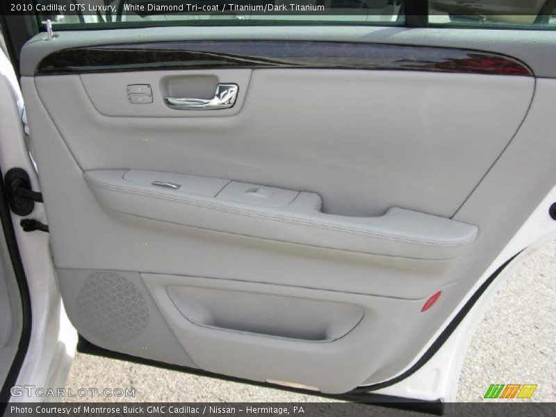 White Diamond Tri-coat / Titanium/Dark Titanium 2010 Cadillac DTS Luxury