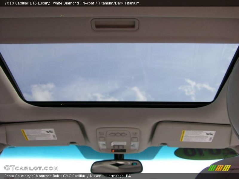 White Diamond Tri-coat / Titanium/Dark Titanium 2010 Cadillac DTS Luxury