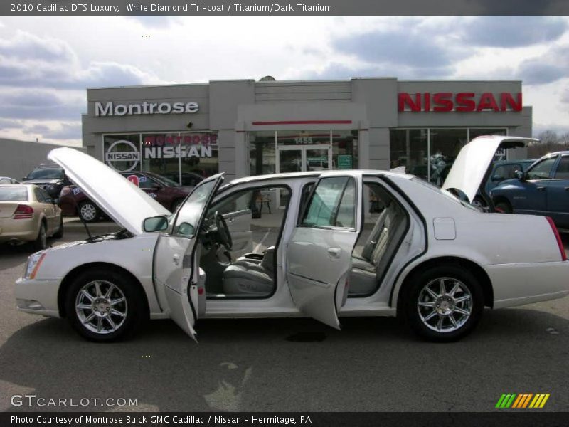 White Diamond Tri-coat / Titanium/Dark Titanium 2010 Cadillac DTS Luxury