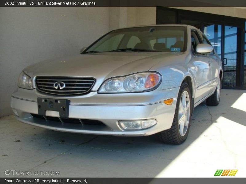 Brilliant Silver Metallic / Graphite 2002 Infiniti I 35