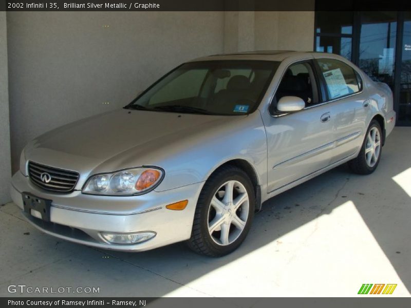 Brilliant Silver Metallic / Graphite 2002 Infiniti I 35