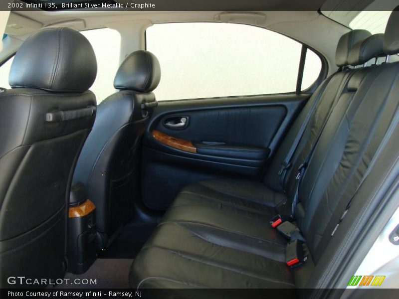 Brilliant Silver Metallic / Graphite 2002 Infiniti I 35