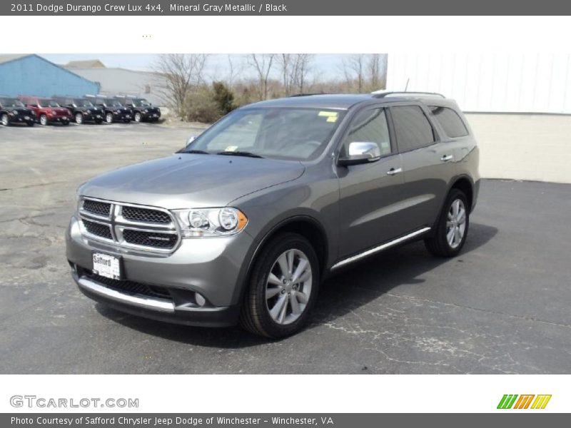 Front 3/4 View of 2011 Durango Crew Lux 4x4