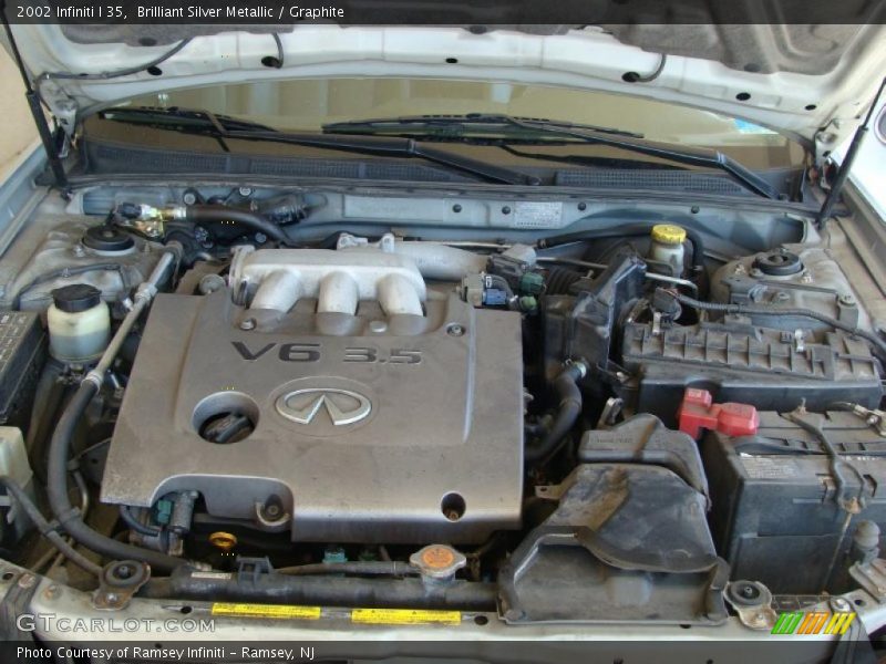 Brilliant Silver Metallic / Graphite 2002 Infiniti I 35