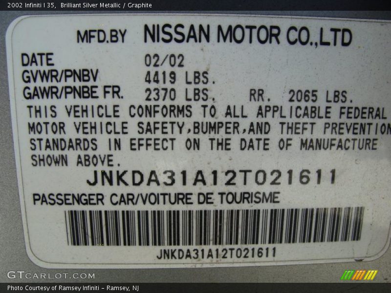 Brilliant Silver Metallic / Graphite 2002 Infiniti I 35