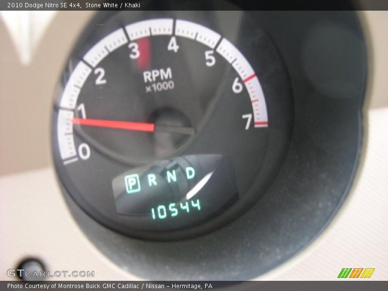 Stone White / Khaki 2010 Dodge Nitro SE 4x4