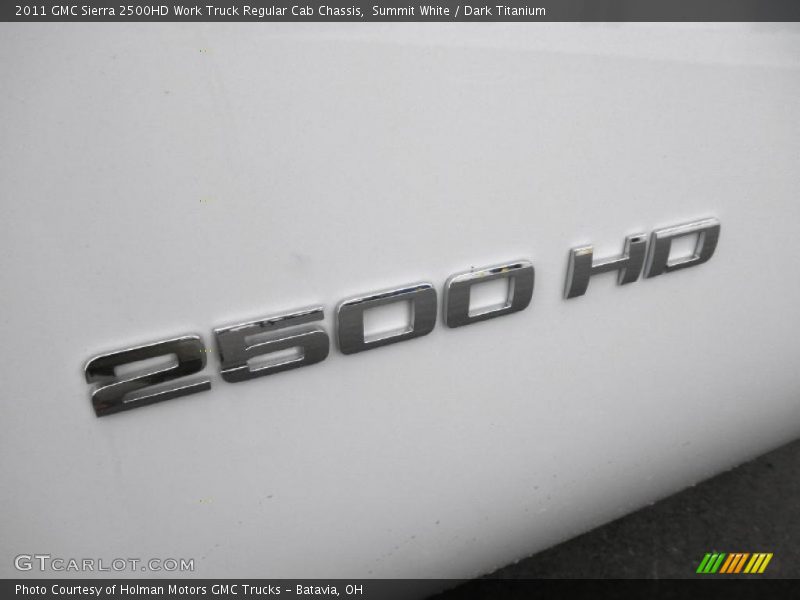 Summit White / Dark Titanium 2011 GMC Sierra 2500HD Work Truck Regular Cab Chassis