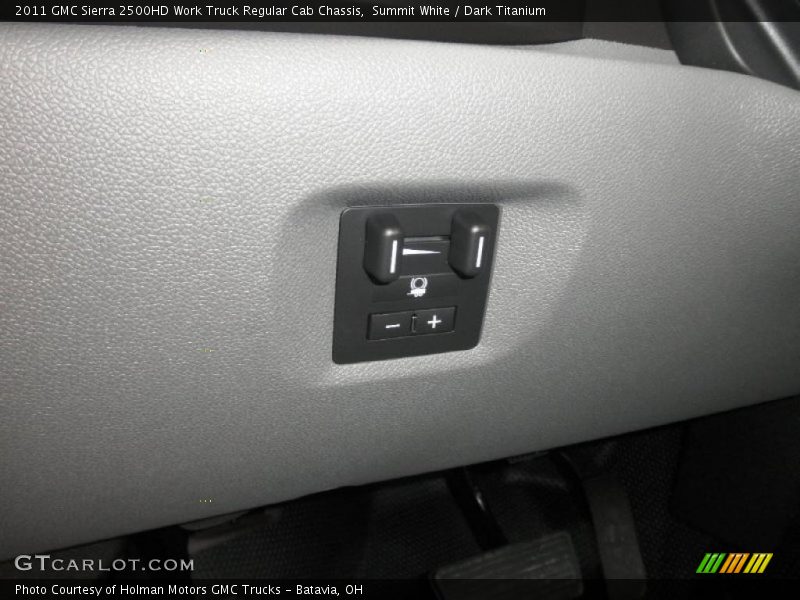 Summit White / Dark Titanium 2011 GMC Sierra 2500HD Work Truck Regular Cab Chassis