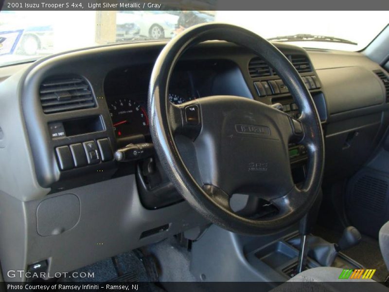 Light Silver Metallic / Gray 2001 Isuzu Trooper S 4x4