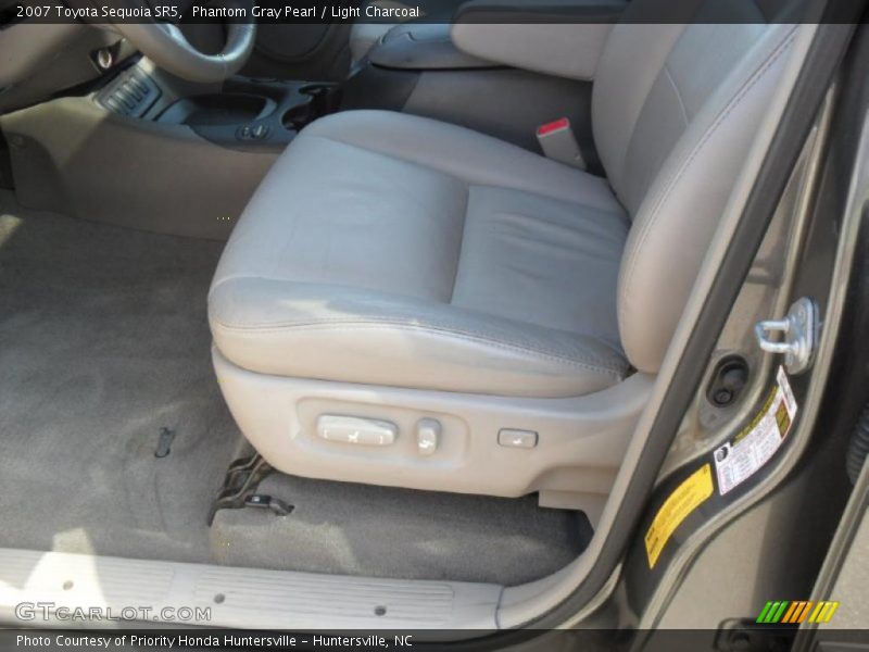 Phantom Gray Pearl / Light Charcoal 2007 Toyota Sequoia SR5