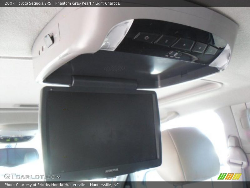 Phantom Gray Pearl / Light Charcoal 2007 Toyota Sequoia SR5