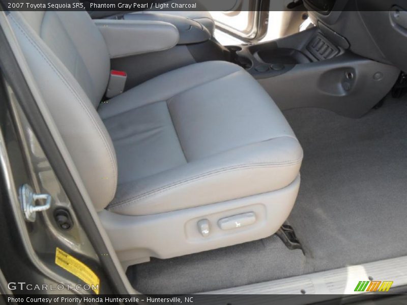 Phantom Gray Pearl / Light Charcoal 2007 Toyota Sequoia SR5