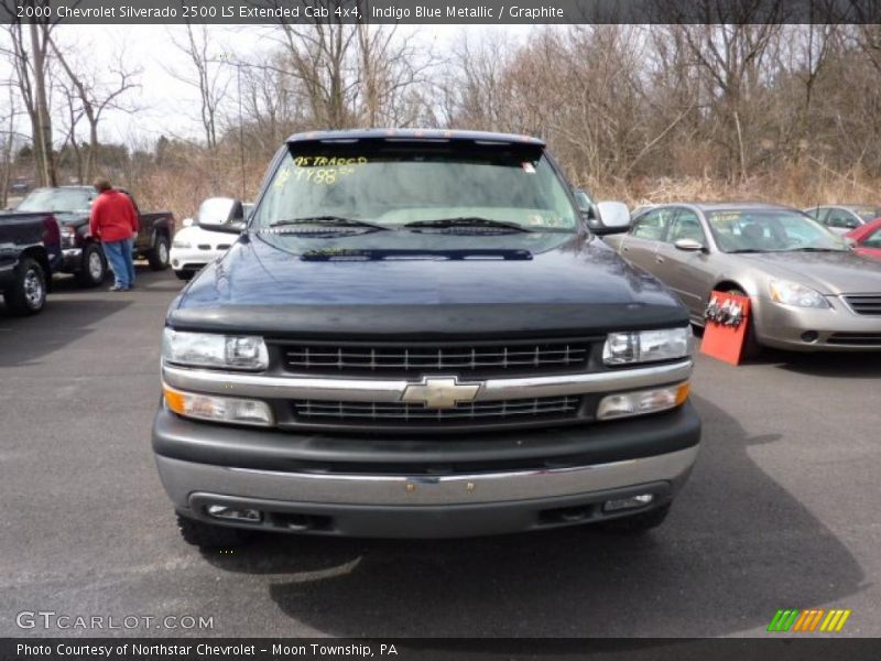 Indigo Blue Metallic / Graphite 2000 Chevrolet Silverado 2500 LS Extended Cab 4x4