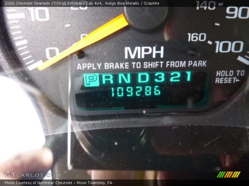 Indigo Blue Metallic / Graphite 2000 Chevrolet Silverado 2500 LS Extended Cab 4x4