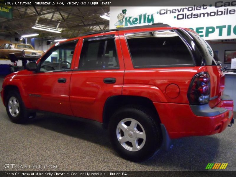 Victory Red / Light Pewter 2002 Chevrolet TrailBlazer LS 4x4