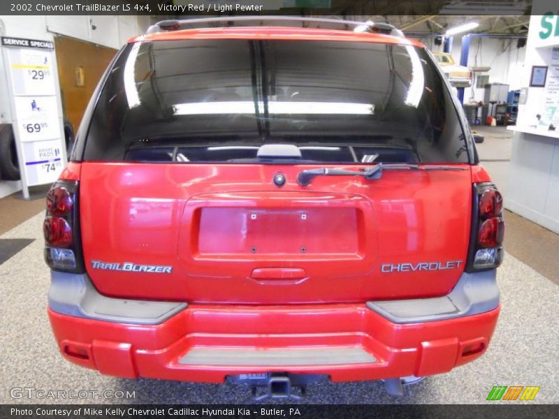 Victory Red / Light Pewter 2002 Chevrolet TrailBlazer LS 4x4