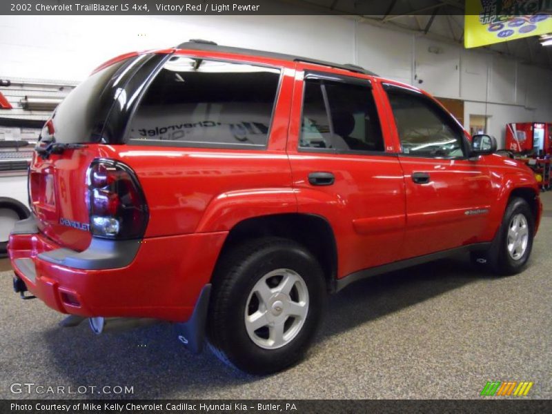 Victory Red / Light Pewter 2002 Chevrolet TrailBlazer LS 4x4