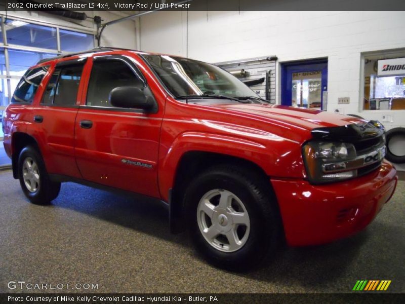 Victory Red / Light Pewter 2002 Chevrolet TrailBlazer LS 4x4