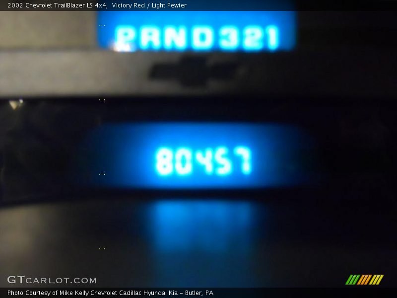 Victory Red / Light Pewter 2002 Chevrolet TrailBlazer LS 4x4
