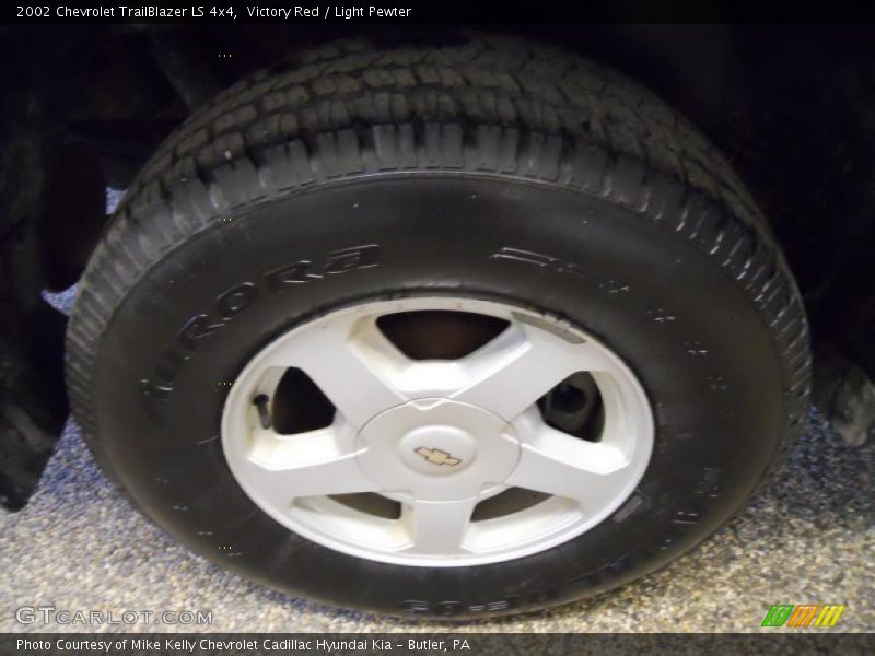 Victory Red / Light Pewter 2002 Chevrolet TrailBlazer LS 4x4