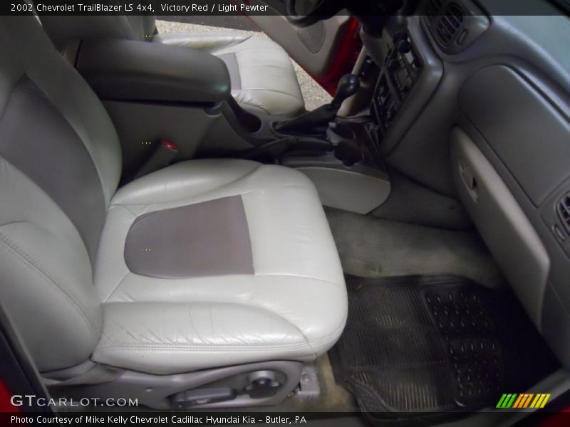 Victory Red / Light Pewter 2002 Chevrolet TrailBlazer LS 4x4