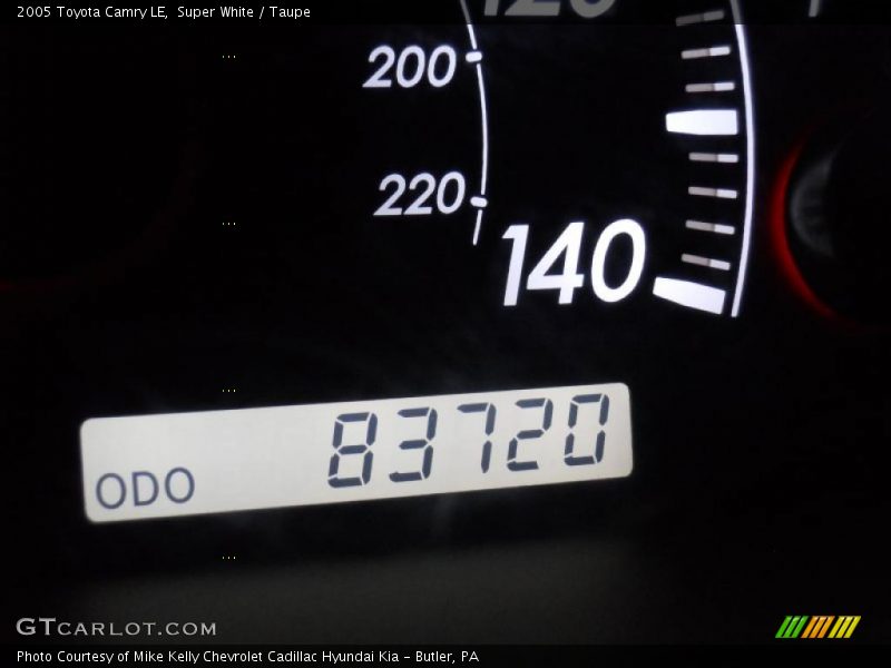 Super White / Taupe 2005 Toyota Camry LE