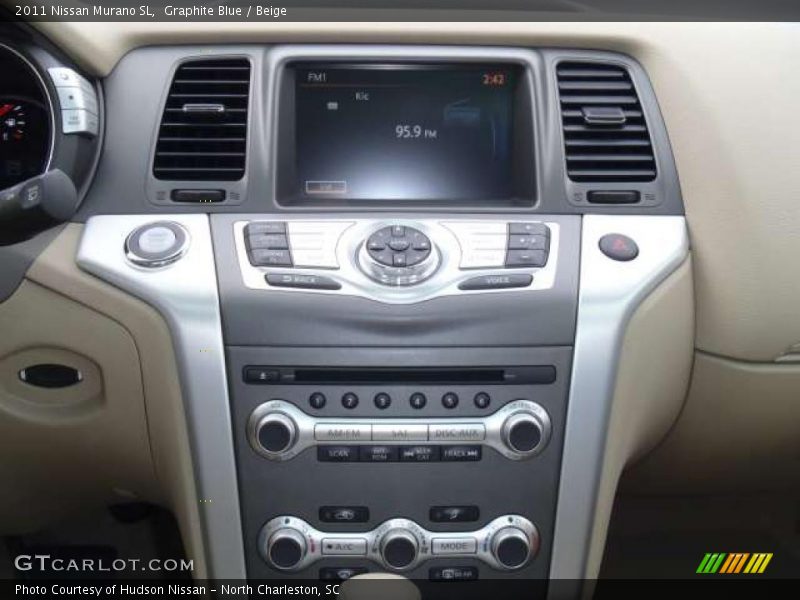 Controls of 2011 Murano SL