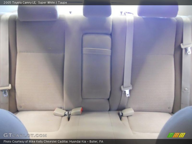 Super White / Taupe 2005 Toyota Camry LE