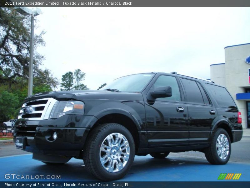 Front 3/4 View of 2011 Expedition Limited