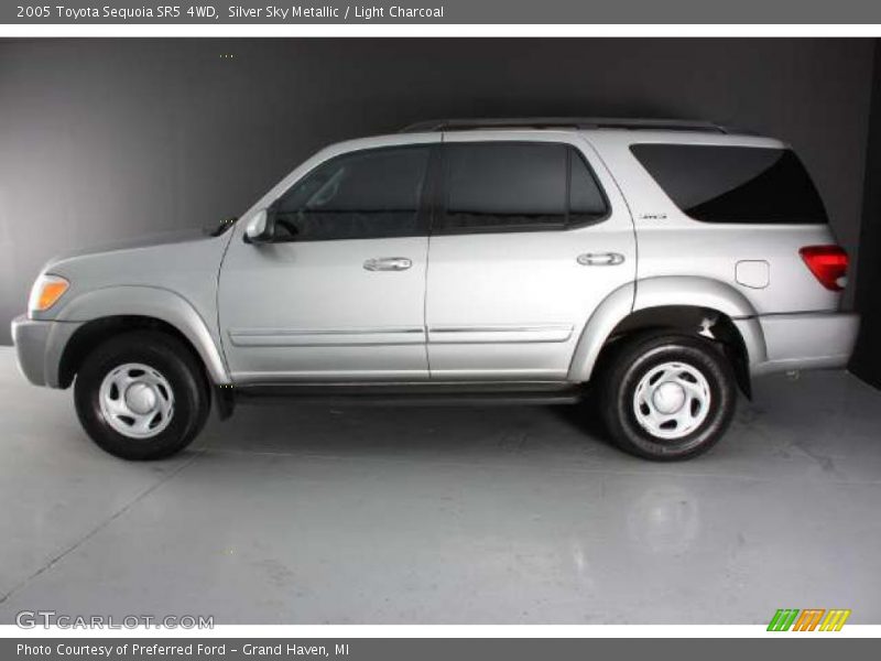 Silver Sky Metallic / Light Charcoal 2005 Toyota Sequoia SR5 4WD