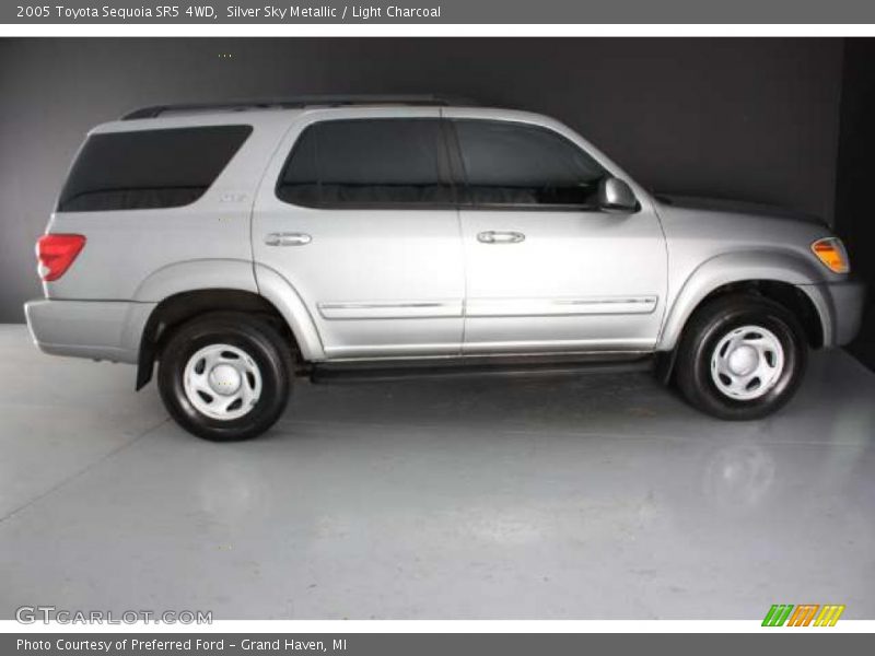 Silver Sky Metallic / Light Charcoal 2005 Toyota Sequoia SR5 4WD