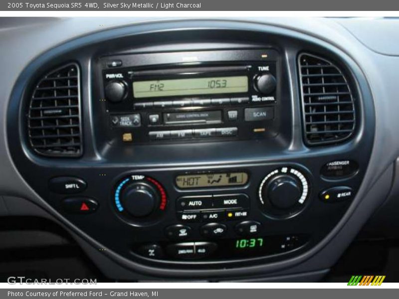 Silver Sky Metallic / Light Charcoal 2005 Toyota Sequoia SR5 4WD