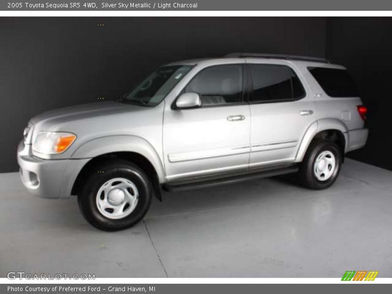 Silver Sky Metallic / Light Charcoal 2005 Toyota Sequoia SR5 4WD