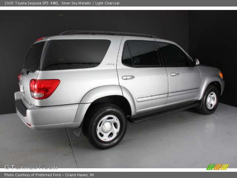 Silver Sky Metallic / Light Charcoal 2005 Toyota Sequoia SR5 4WD